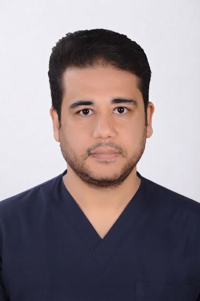 مدحت عزت