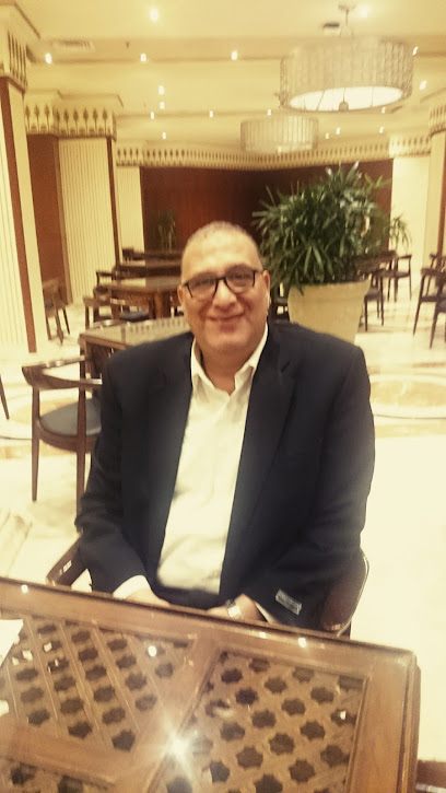 طارق شوقى عباس