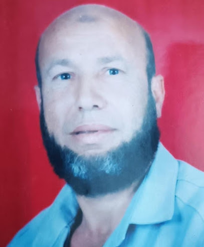 قبر المرحوم بإذن الله عزت