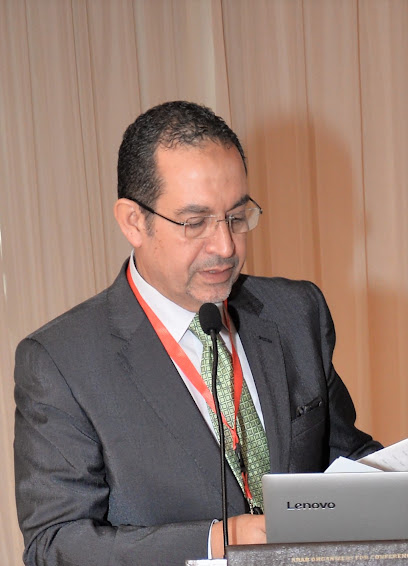 عباس عمر