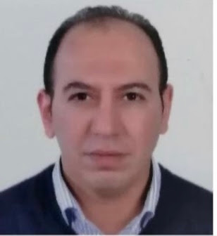 أيمن مصطفي