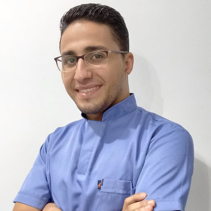 عمرو العزازي