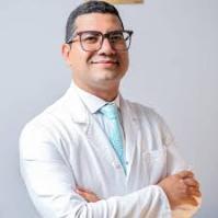 عمرو حسني