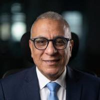 ايمن عبد العزيز