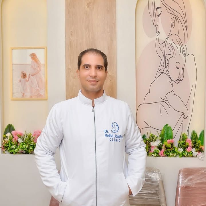 مدحت عبدالعزيز