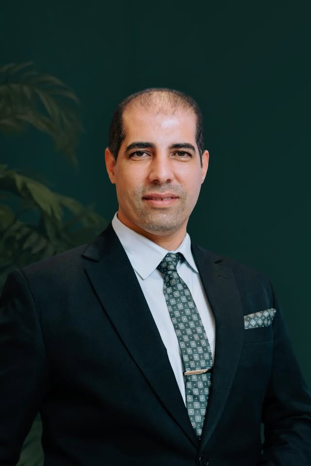 محمد عزب